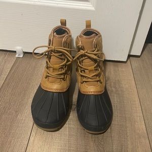 Women's Size 8 Universal Tread Boots
